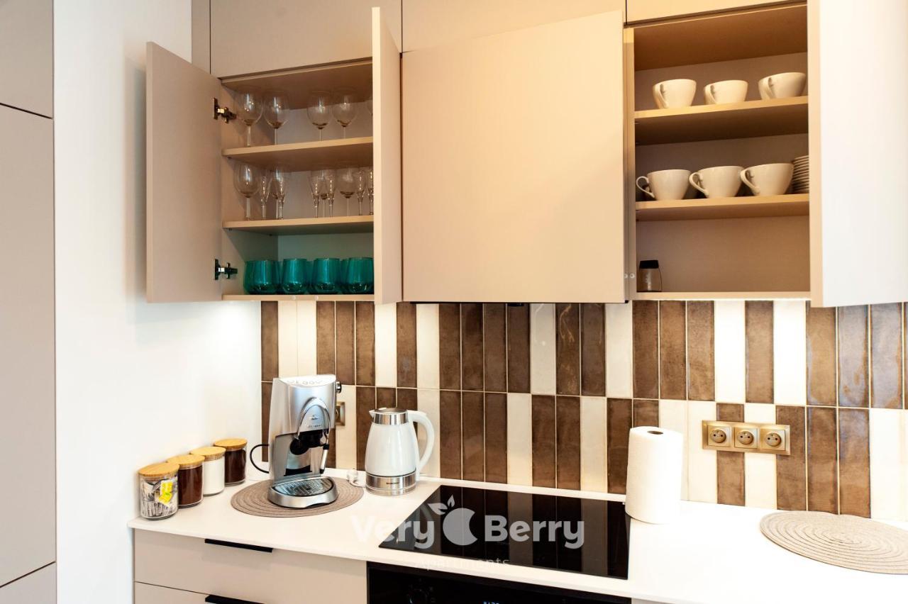 Very Berry - Bukowska 18c - Apartament With Balcony&garage - Check In 24h Apartament