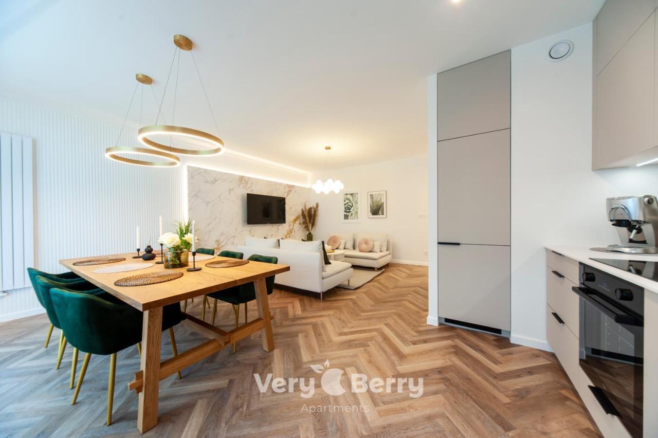 Very Berry - Bukowska 18c - Apartament With Balcony&garage - Check In 24h *