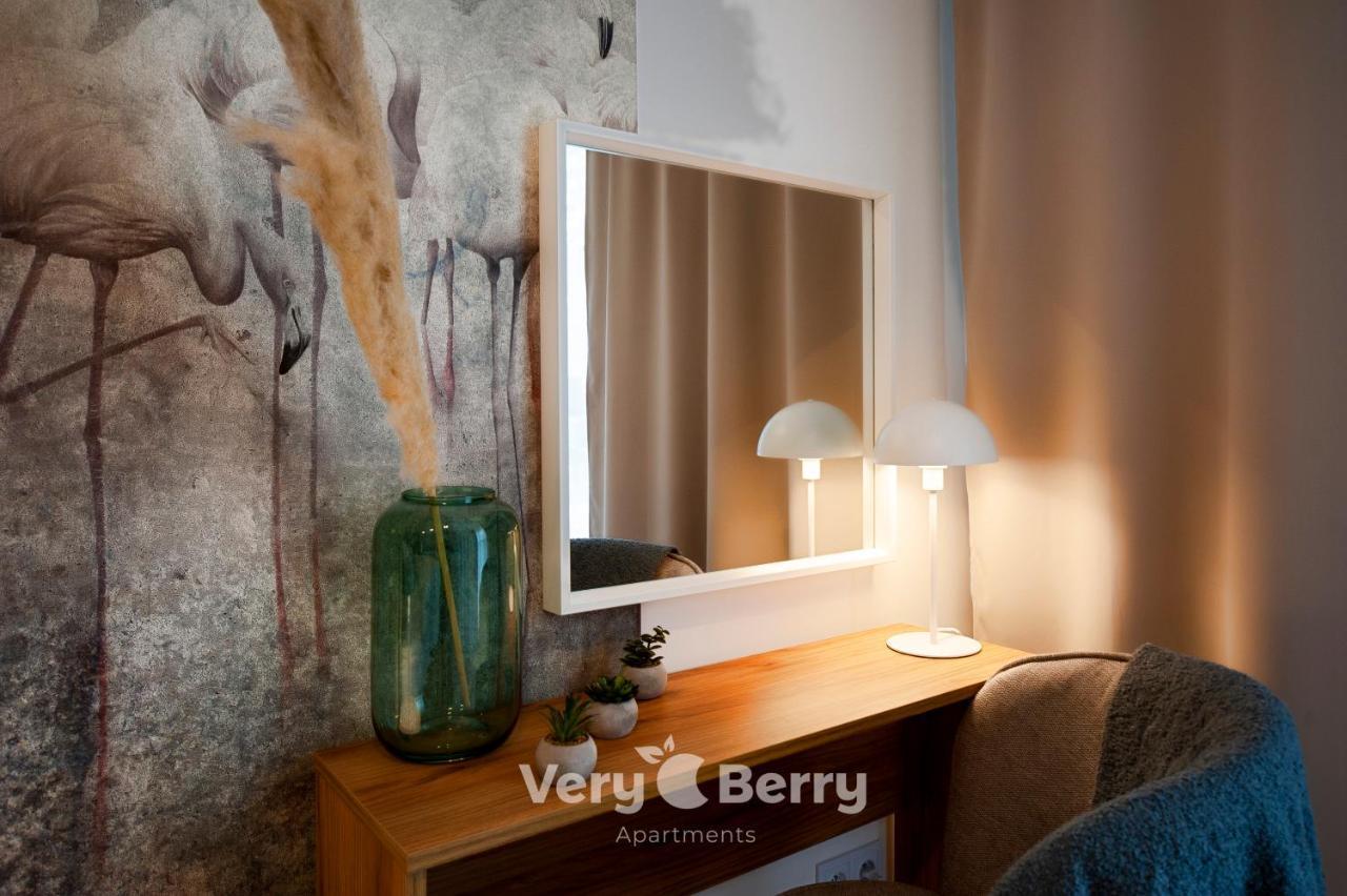 Very Berry - Bukowska 18c - Apartament With Balcony&garage - Check In 24h *
