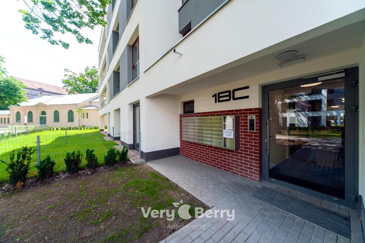 Very Berry - Bukowska 18c - Apartament With Balcony&garage - Check In 24h Apartament