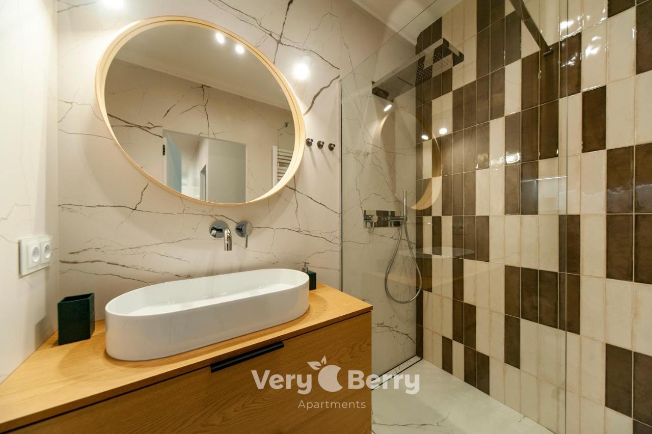 Very Berry - Bukowska 18c - Apartament With Balcony And Garage - Check In 24h *